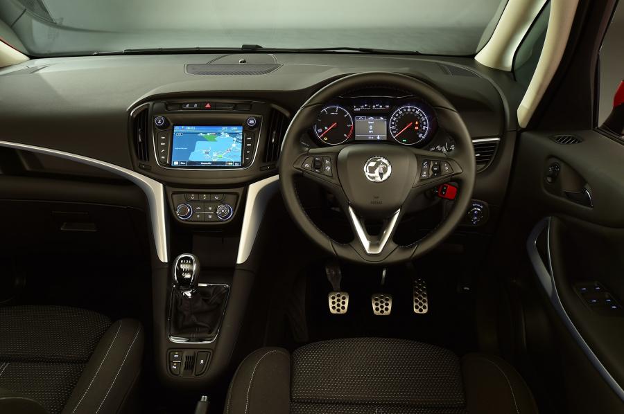 Торпедо Vauxhall Zafira Tourer 2016 года  (фото 2 из 32)